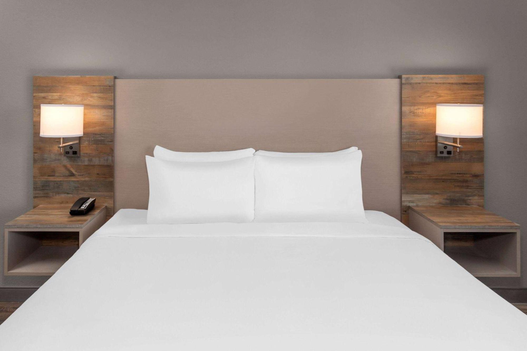 Links Bos Landen Hotel & Spa Of Pella, Trademark By Wyndham Exterior photo