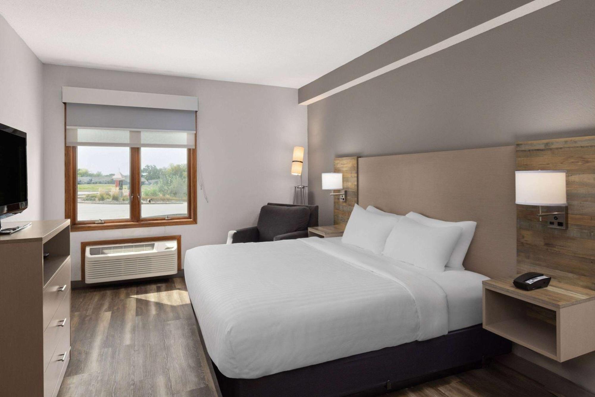 Links Bos Landen Hotel & Spa Of Pella, Trademark By Wyndham Exterior photo